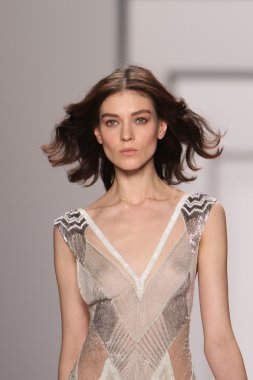 New york - 15 Şubat: j. için pist model yürür mendel düşmek 15 Şubat 2012 NYC new york moda haftasında lincoln Center'da kış 2012 tanıtım