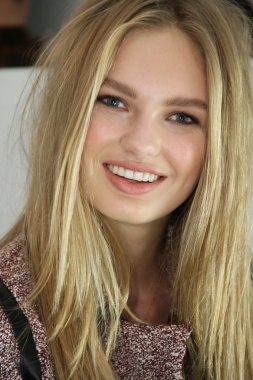New york, ny - 15 Şubat: manken j. sahne arkasında hazır hale mendel sonbahar 2012 moda altında mercedes-benz moda haftası sırasında lincoln Center'da Tiyatrosu'nda 15 Şubat 2012 NYC show