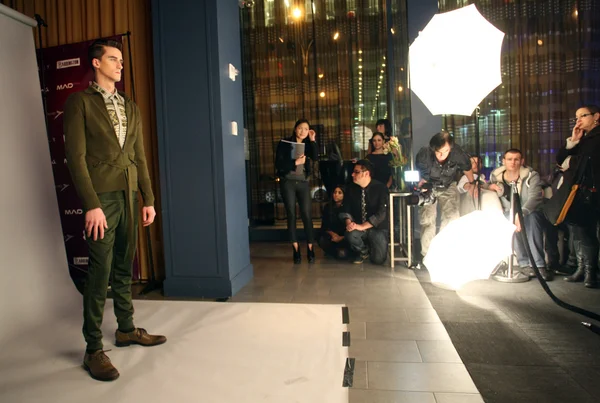 NEW YORK - FEBRUARY 13: Model poses for photographers at the Sergio Davila Fall Winter 2012 collection presentation at Lounge 48 during New York Fashion Week on February 13, 2012 in NY — Stock Photo, Image