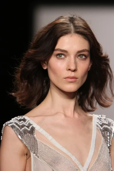 NEW YORK - FEBRUARY 15: A Model walks runway for J. Mendel Fall Winter 2012 presentation in Lincoln Center during New York Fashion Week on February 15, 2012 in NYC. — Stock Photo, Image