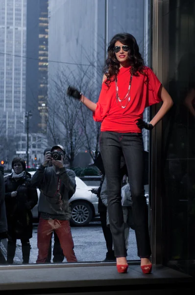 New York-i, ny - február 16: a modell séta a kifutón: a stephen burrows esik 2012 divat show során a mercedes-benz FashionWeek az audi fórumhoz február 16-án — Stock Fotó