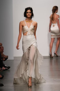 Pamela gonzales sunum pier 59 nolcha moda haftası 12 Eylül 2012 2013 ilkbahar yaz için new York'ta
