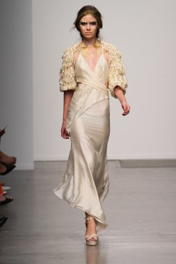 Pamela gonzales sunum pier 59 nolcha moda haftası 12 Eylül 2012 2013 ilkbahar yaz için new York'ta