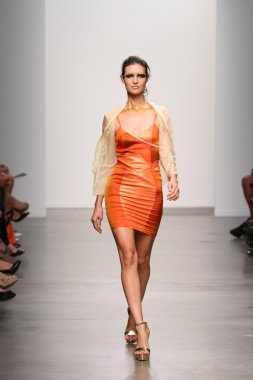 Pamela gonzales sunum pier 59 nolcha moda haftası 12 Eylül 2012 2013 ilkbahar yaz için new York'ta