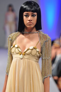 laureluxe 17 Eylül 2012 couture moda haftası sırasında 2013 ilkbahar yaz için new York'ta waldorf Astoria'da göster