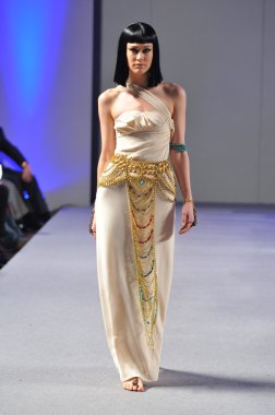 laureluxe 17 Eylül 2012 couture moda haftası sırasında 2013 ilkbahar yaz için new York'ta waldorf Astoria'da göster
