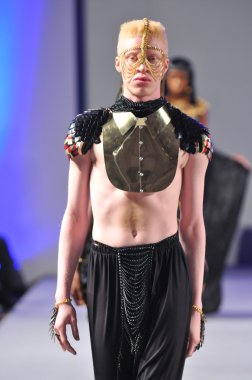 laureluxe 17 Eylül 2012 couture moda haftası sırasında 2013 ilkbahar yaz için new York'ta waldorf Astoria'da göster