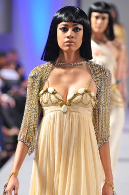 laureluxe 17 Eylül 2012 couture moda haftası sırasında 2013 ilkbahar yaz için new York'ta waldorf Astoria'da göster