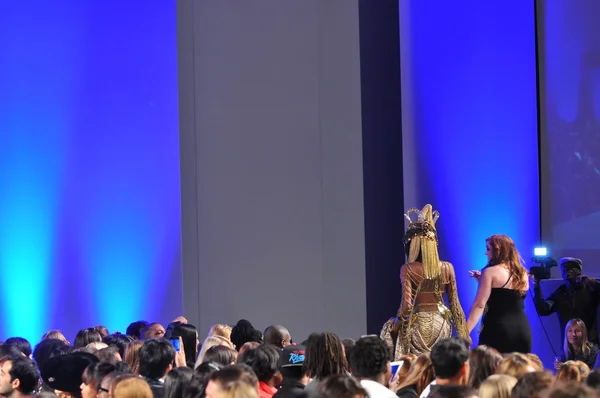 Défilé de luxe au Waldorf Astoria pour le printemps été 2013 lors de la Fashion Week Couture le 17 septembre 2012 à New York — Photo