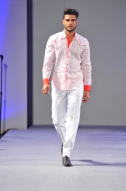 New york-17 Eylül: model diaz couture moda haftası üzerinde 17 Eylül 2012, 2013 ilkbahar yaz için new York'ta waldorf Astoria'da göstermek arcadio pist yürür