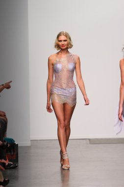 pier 59 ybcouture Show'da 2013 ilkbahar yaz için