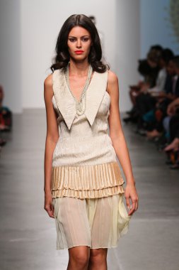 pier 59 ybcouture Show'da 2013 ilkbahar yaz için