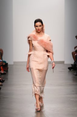 pier 59 ybcouture Show'da 2013 ilkbahar yaz için