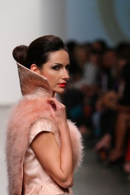 pier 59 ybcouture Show'da 2013 ilkbahar yaz için