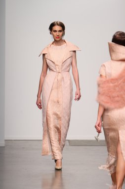 pier 59 ybcouture Show'da 2013 ilkbahar yaz için