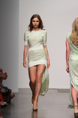 pier 59 ybcouture Show'da 2013 ilkbahar yaz için