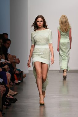 pier 59 ybcouture Show'da 2013 ilkbahar yaz için