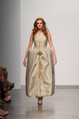 pier 59 ybcouture Show'da 2013 ilkbahar yaz için