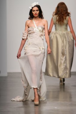 pier 59 ybcouture Show'da 2013 ilkbahar yaz için