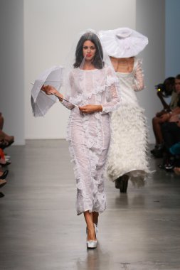 pier 59 ybcouture Show'da 2013 ilkbahar yaz için