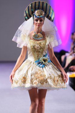 Evgenia luzhina-salazar couture moda haftası 16 Eylül 2012 NY 2013 ilkbahar yaz için waldorf Astoria'da göster