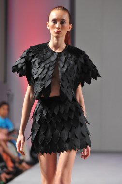 New york-16 Eylül: model domingo couture moda haftası 16 Eylül 2012 2013 ilkbahar yaz için new York'ta waldorf Astoria'da göstermek joseph pist yürür