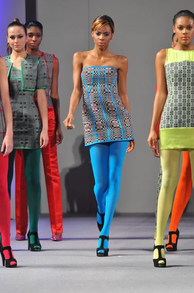 NEW YORK- SEPTEMBER 16: Model walks runway at the Joseph Domingo show at Waldorf Astoria for Spring Summer 2013 during Couture Fashion Week on September 16, 2012 in New York City — Stock Photo, Image