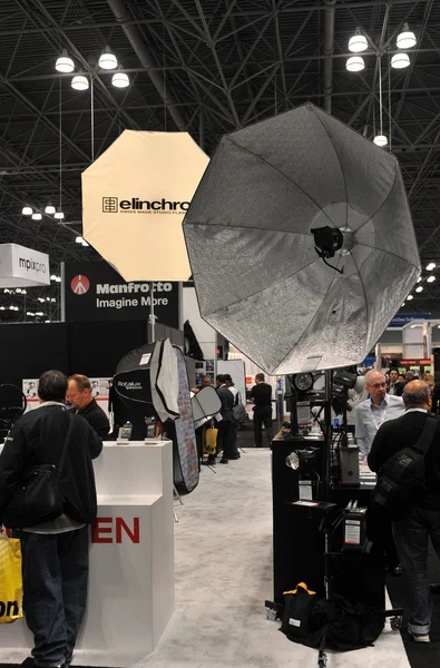 NEW YORK - OCTOBER 26: attending the PDN PhotoPlus Expo is the largest photography show in North America, was held at the Jacob K Javits Convention Center on New York — Stock Photo, Image