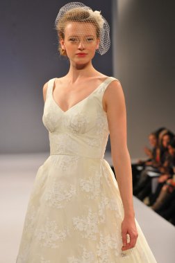 New york-14 Ekim: modelleri anne mavna gelin gösteri ny Gelin Moda Haftası 14 Ekim 2012 2013 Güz için new york City, ny için pist yürür