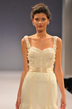 New york-14 Ekim: modelleri anne mavna gelin gösteri ny Gelin Moda Haftası 14 Ekim 2012 2013 Güz için new york City, ny için pist yürür