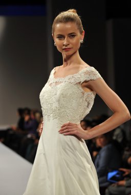 New york-14 Ekim: modelleri sassi holford gelin gösteri ny Gelin Moda Haftası 14 Ekim 2012 2013 Güz için new york City, ny için pist yürür