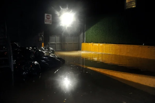 Porão do edifício inundado, causado pelo furacão Sandy — Fotografia de Stock