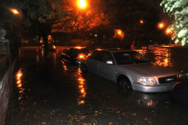 Überflutete Autos durch Orkan "Sandy" — Stockfoto