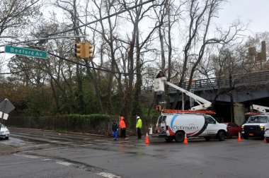 Kasırga kumlu su baskını nedeniyle sheapsheadbay mahallesinde elektrik kapalıydı