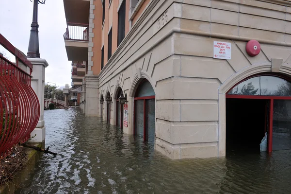 Inundações em série nos edifícios no bairro Sheapsheadbay devido ao impacto do furacão Sandy — Fotografia de Stock