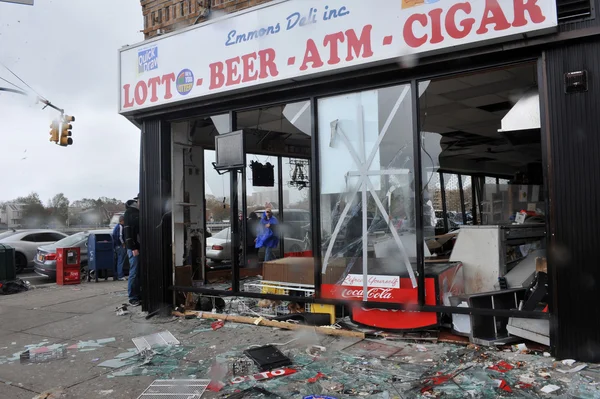 Destroyed grocery store in the Sheapsheadbay neighborhood due to flooding from Hurricane Sandy — Stock Photo, Image