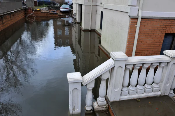 Inondations sérieuses dans les bâtiments du quartier de Sheapsheadbay dues à l'impact de l'ouragan Sandy — Photo