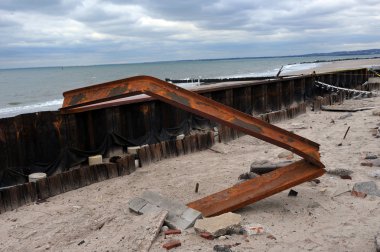 seagate mahalle binalara metal inşaat ciddi hasar nedeniyle hurricane sandy, brooklyn, new york, u.s.,on 01 Kasım 2012 Perşembe etkisi