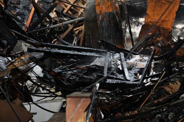 Brooklyn, ny - 01 november: ernstige schade in de gebouwen uit de brand in het brighton beach buurt verschuldigde gevolgen van orkaan zandstrand in brooklyn, new york, VS, op donderdag 01 november, 2012. — Stockfoto