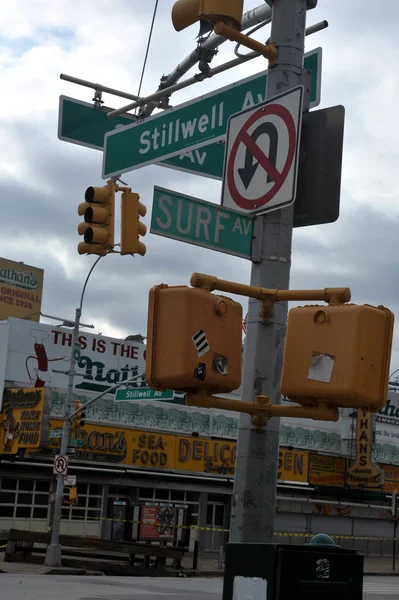 Μπρούκλιν, Νέα Υόρκη - 01 Νοεμβρίου: περισσότεροι από επιχειρηματικές κλειστό στην γειτονιά coney island οφείλεται στην κρούση από τον τυφώνα αμμώδη στο Μπρούκλιν, Νέα Υόρκη, ΗΠΑ, την Πέμπτη, Νοέμβριος 01, 2012. — Φωτογραφία Αρχείου