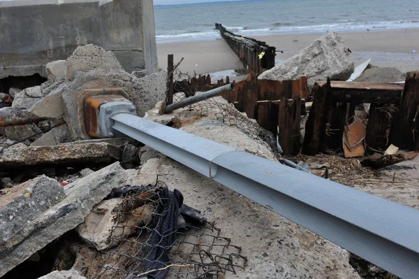 BROOKLYN, NY - 01 DE NOVIEMBRE: Demolición grave en el área de Seagate debido al impacto del huracán Sandy en Brooklyn, Nueva York, EE.UU., el jueves 01 de noviembre de 2012 . —  Fotos de Stock