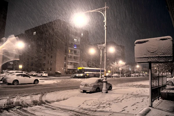 NUEVA YORK, NY - 07 DE NOVIEMBRE: diez días después de que la supertormenta Sandy asolara el área triestatal. 7 de noviembre de 2012 en el barrio de Brooklyn de Nueva York —  Fotos de Stock