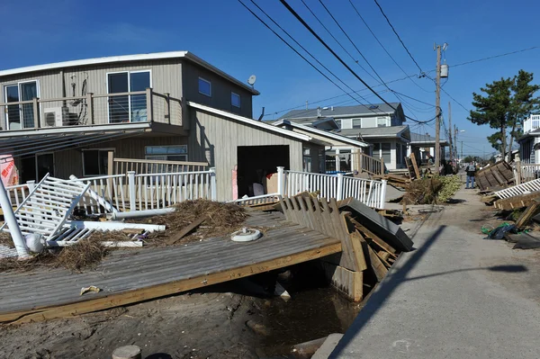 NEW YORK, NY - NOVEMBER 09: Scenes of Hurricane Sandy's aftermath in the Breezy Point part of Far Rockawayon November 9, 2012 in the Queens borough of New York City. — Stock Photo, Image