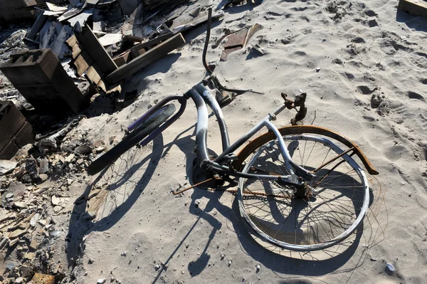 NEW YORK, NY - NOVEMBER 09: Scenes of Hurricane Sandy's aftermath in the Breezy Point part of Far Rockawayon November 9, 2012 in the Queens borough of New York City. — Stock Photo, Image