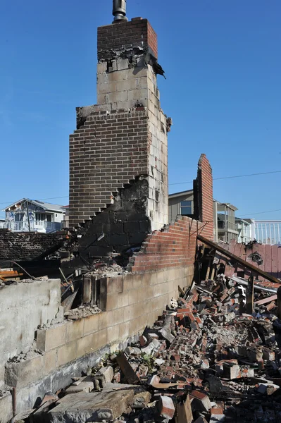 NEW YORK, NY - NOVEMBRE 09: Scene dell'uragano Sandy nel Breezy Point parte di Far Rockawayil 9 novembre 2012 nel quartiere Queens di New York . — Foto Stock