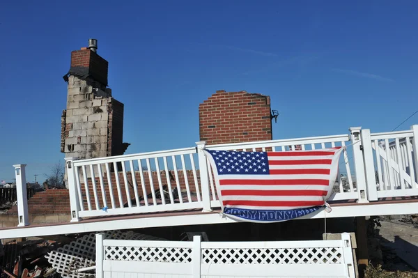 NEW YORK, NY - NOVEMBER 09: Scenes of Hurricane Sandy's aftermath in the Breezy Point part of Far Rockawayon November 9, 2012 in the Queens borough of New York City. — Stock Photo, Image