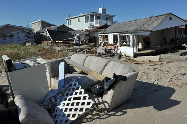 New york, ny - november 09: scener av orkanen sandy efterdyningarna i blåsig punkt delen av långt rockawayon 9 november 2012 i stadsdelen queens i new york city. — Stockfoto