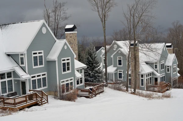 View to slopeside condos at Stratton ski resort, Vermont — Stock Photo, Image