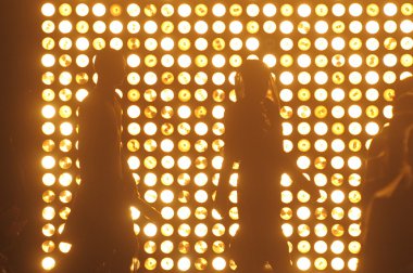 Paris, Fransa - Mart 02: paris moda haftası kapsamında üzerinde 02 Mart 2011 sonbahar kış 2011 show giymeye hazır gareth pugh sırasında pist model yürür