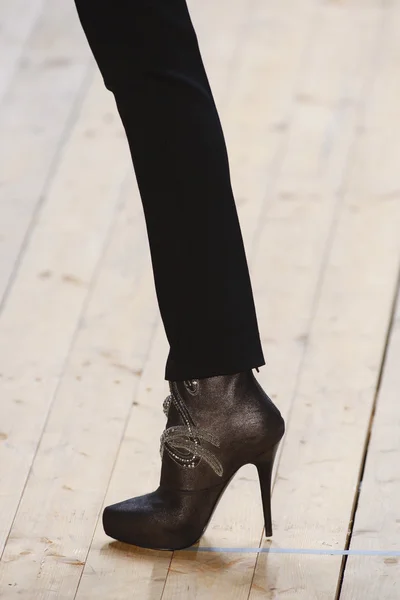 PARIS, FRANCE - MARCH 03: A model walks runway during the Barbara Bui Ready to Wear Autumn Winter 2011 2012 show during Paris Fashion Week at Pavillon Concorde on March 3, 2011 in Paris, France. — Stock Photo, Image